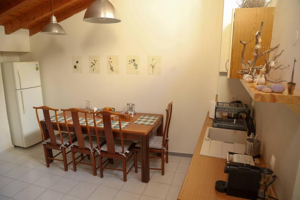Monahour Apartment